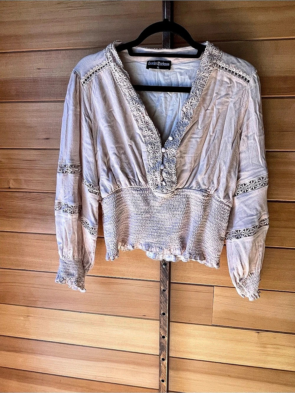 Scarlet Darkness Lace Trim Smocked Blouse in Cream Size XL Like New